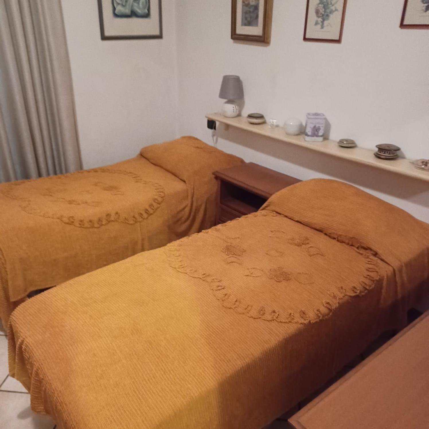 La Siesta Apartment Novara Bagian luar foto