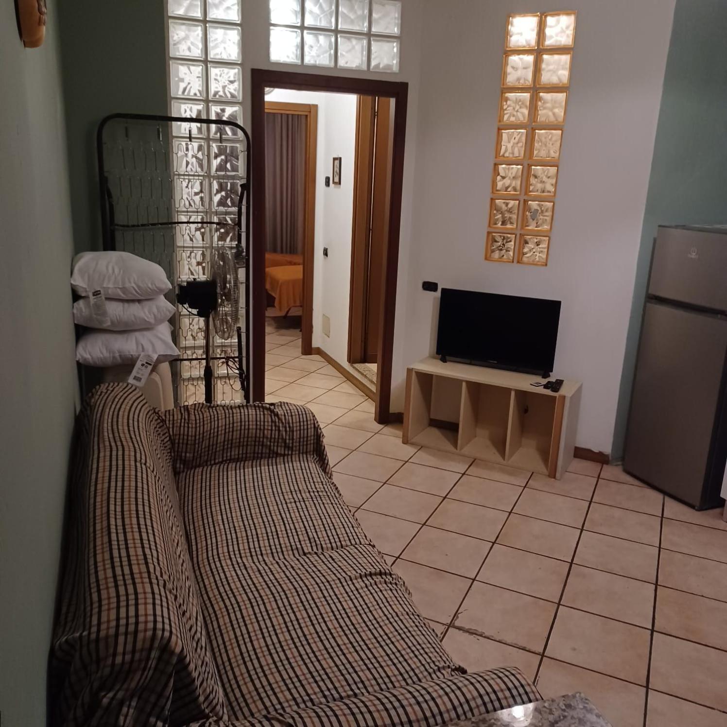 La Siesta Apartment Novara Bagian luar foto