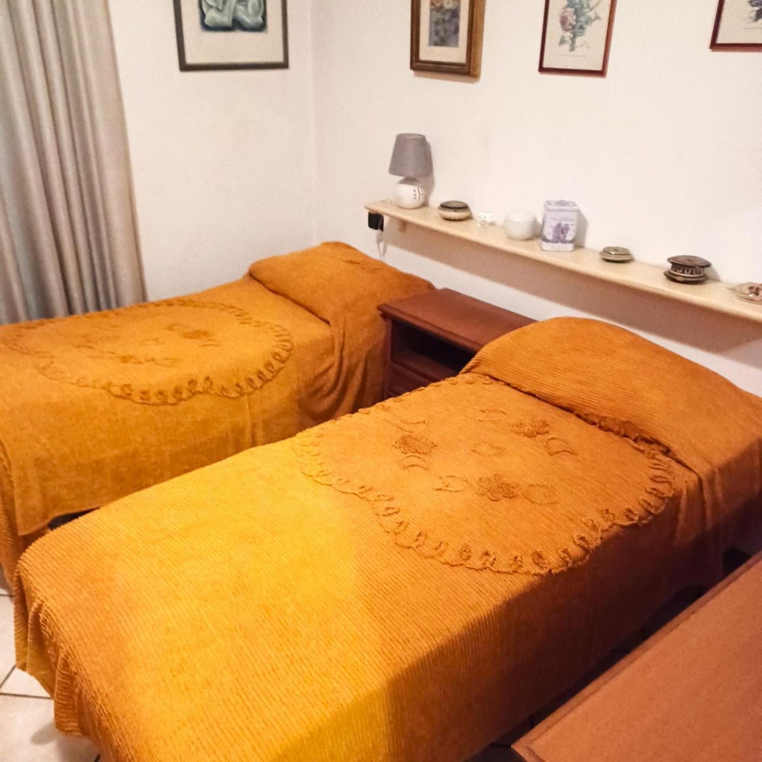 La Siesta Apartment Novara Bagian luar foto
